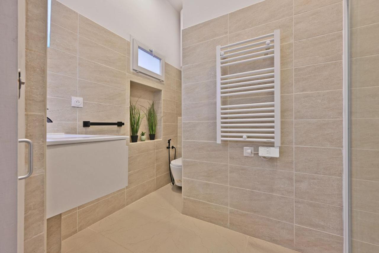 Appartamento Au Roi Rene - Ac Clim - Wifi Avignone Esterno foto